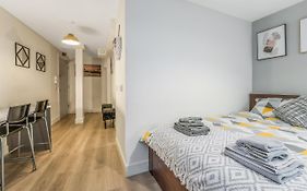 Relaxing & Cozy Studio Apartment - Oasis In The Heart Of Edinburgh - Sleeps Up To 3 Guests